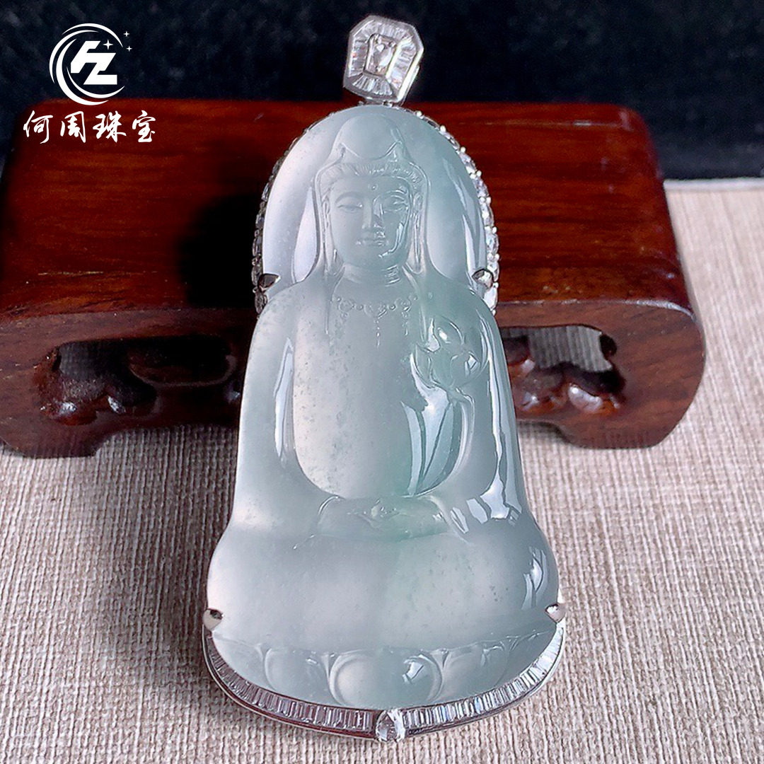 何周珠宝 缅甸天然A货翡翠 18k金伴钻镶嵌高冰天空蓝素衣观音吊坠