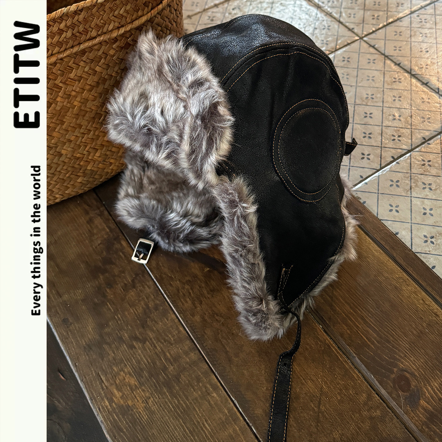 ETITW/韩版毛绒时尚护耳保暖雷锋帽显脸小复古加厚毛绒帽子