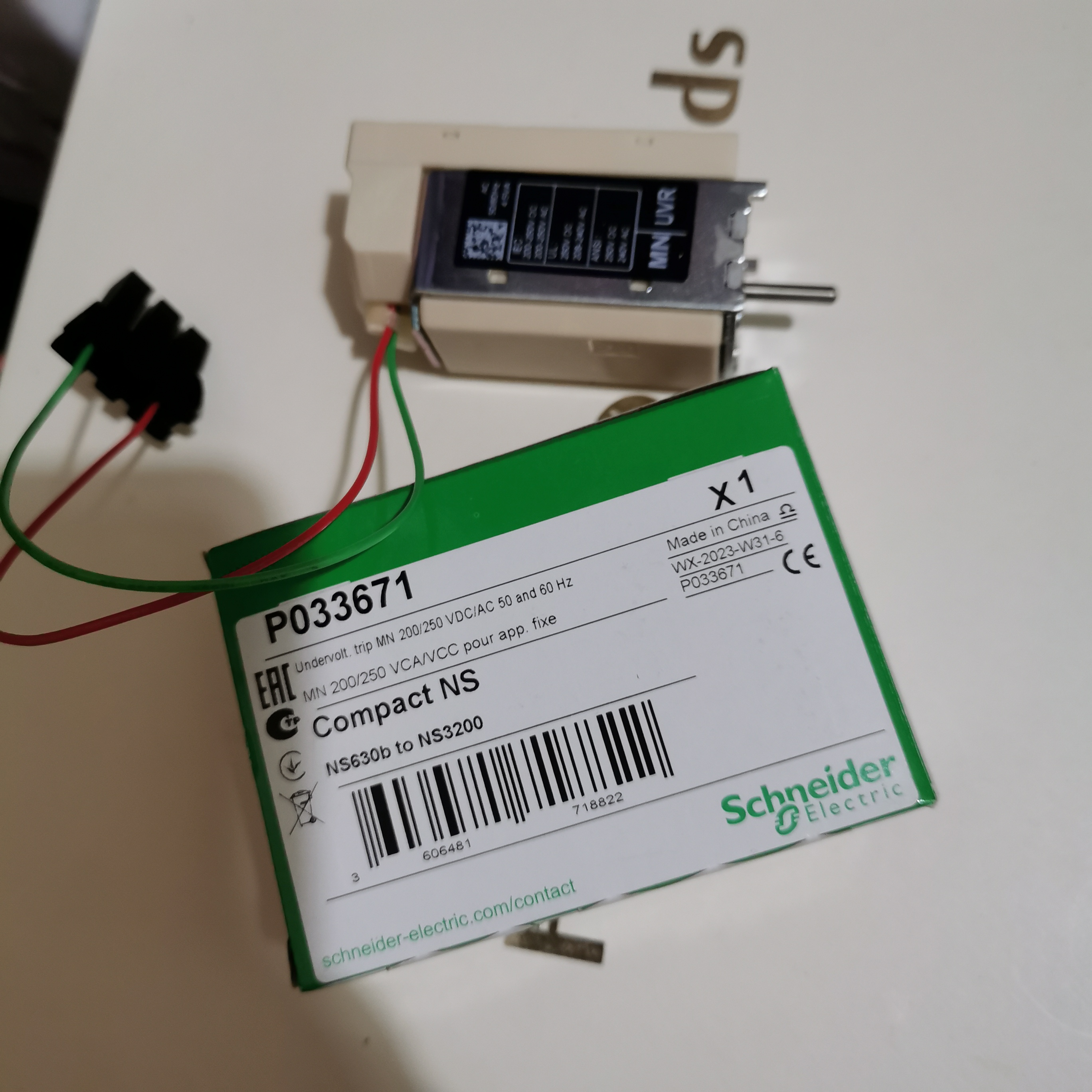 施耐德欠电压脱扣器MN/UVR失压线圈MT断路器200-250VAC-DC 33671