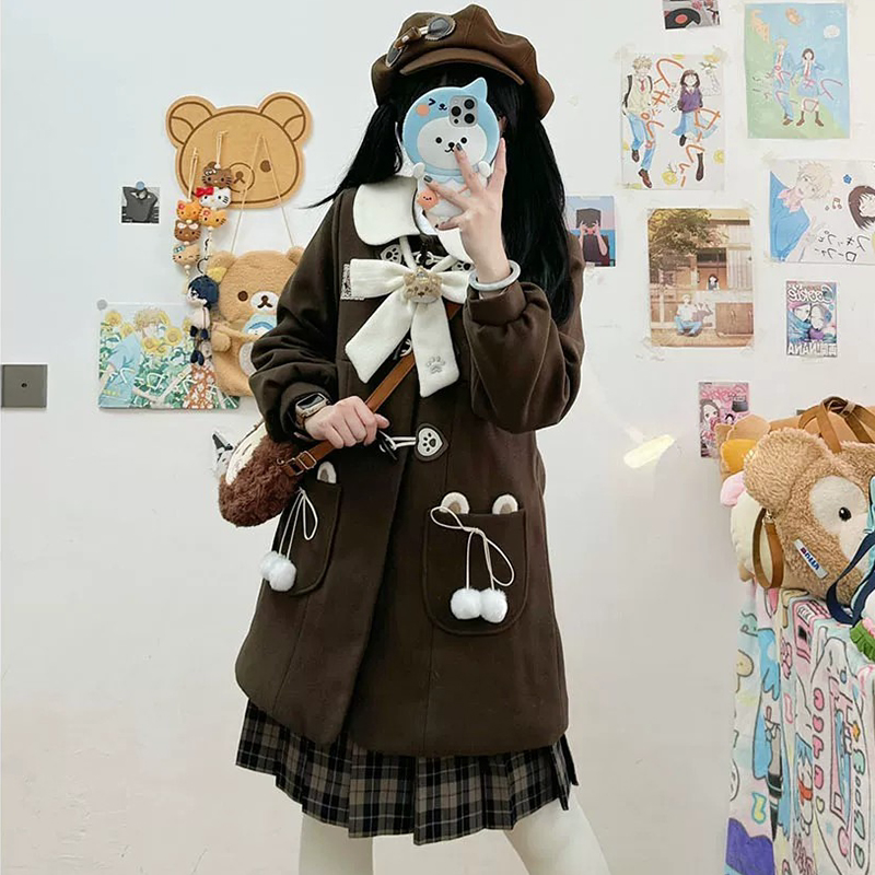 JK制服娃娃领毛呢外套女秋冬季新款加厚学院风牛角扣宽松洋气大衣