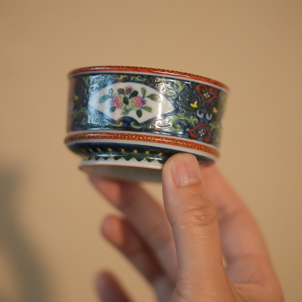 慢叩柴窑青花斗彩锦窗三瑞杯