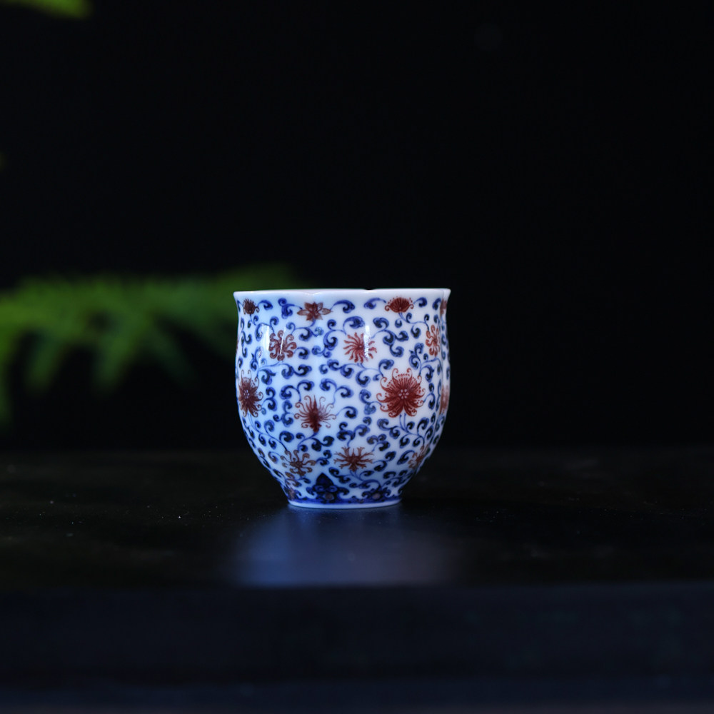 勤义堂青花釉里红缠枝彼岸花茶杯