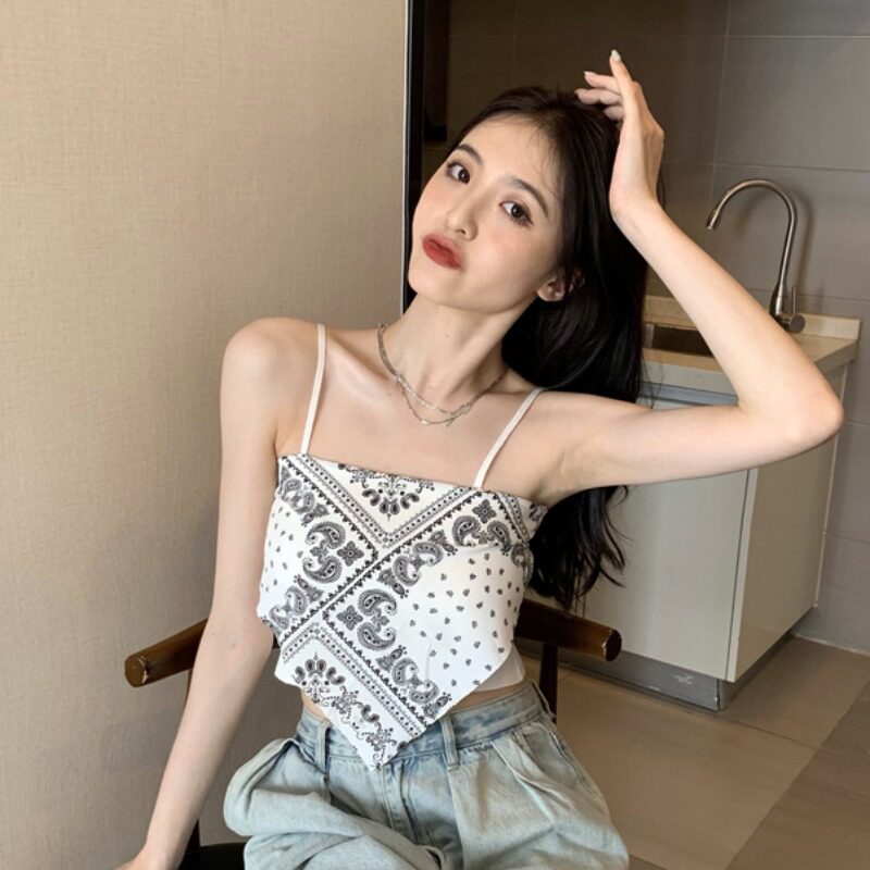辣妹穿搭风腰果花吊带背心女图片