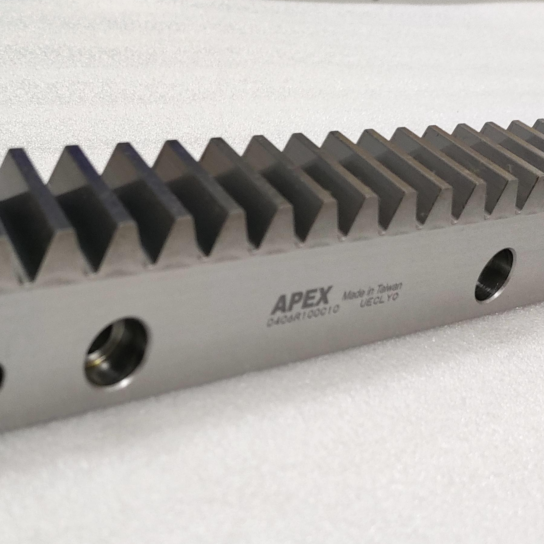 台湾APEX齿条斜齿研磨激光切割机