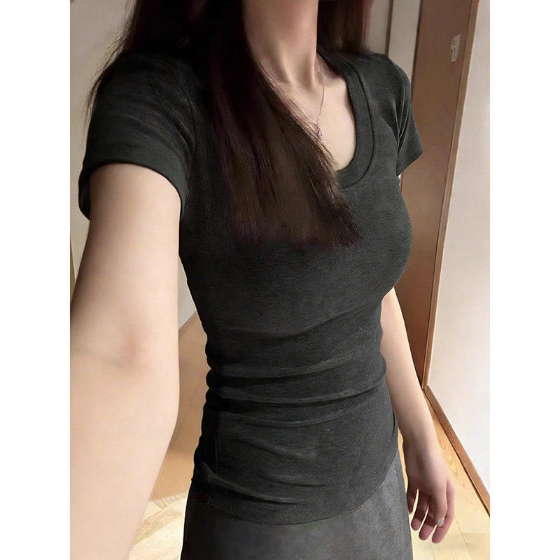 深灰色短袖正肩修身U领上衣女夏季紧身收腰显瘦辣妹T恤女2026新款