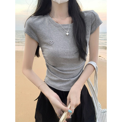 灰色褶皱收腰设计感圆领