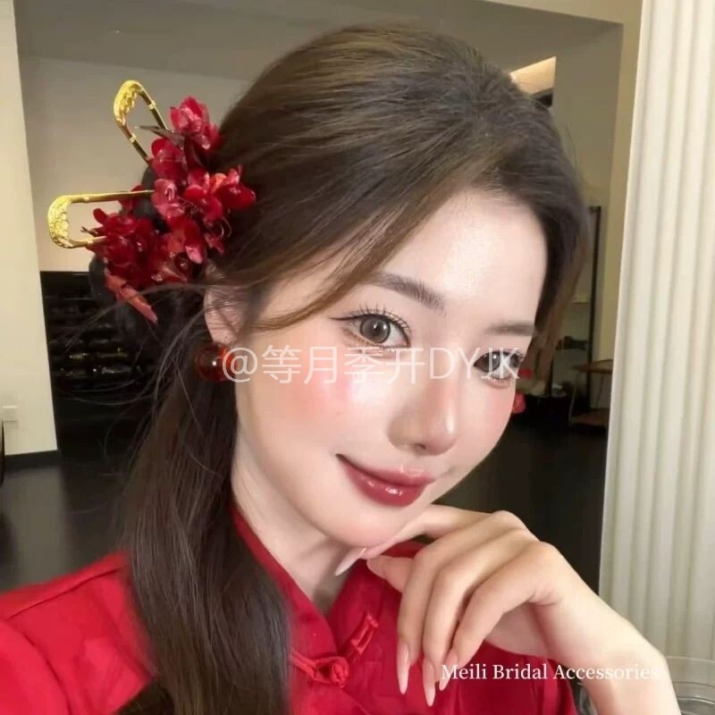 新中式订婚盘发头饰新娘侧边发饰