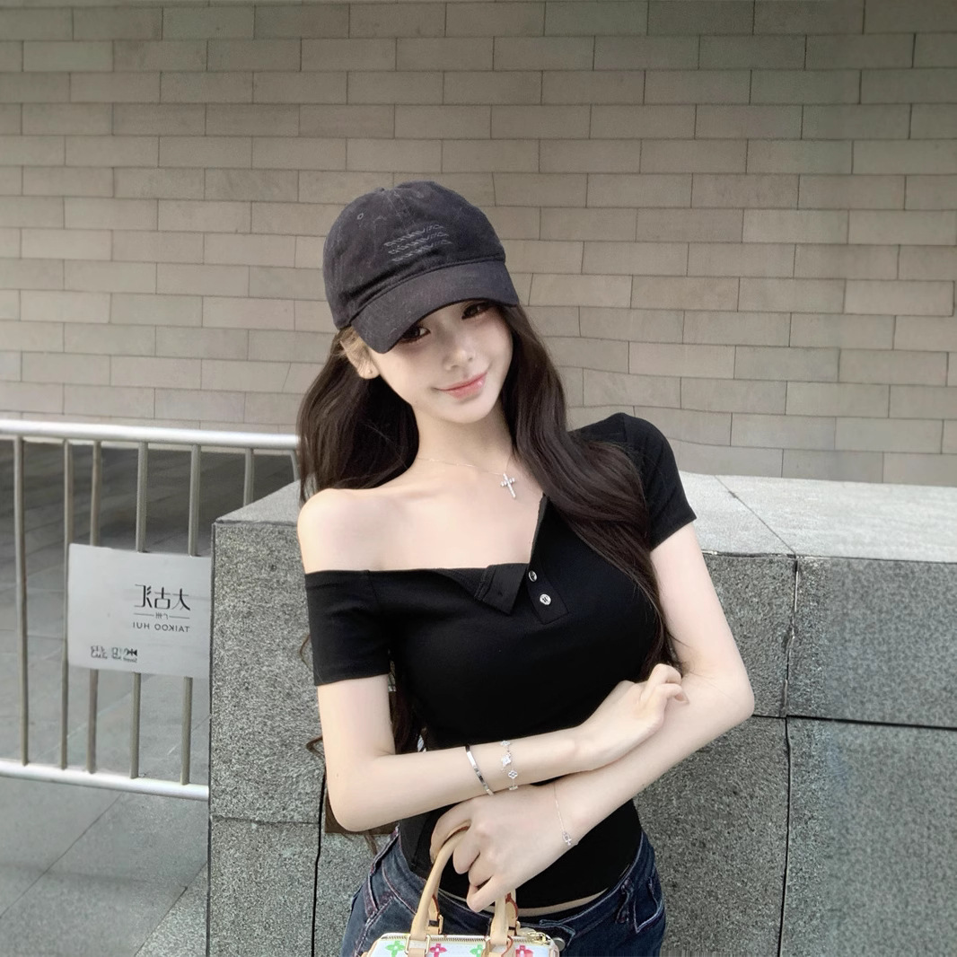 辣妹露肩短袖T恤女2025夏季修身收腰内搭设计感修身显瘦打底上衣