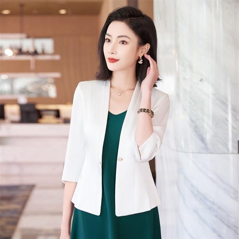 短款中袖外套女2023夏天新款修身时尚百搭高级感薄西装吊带连衣裙
