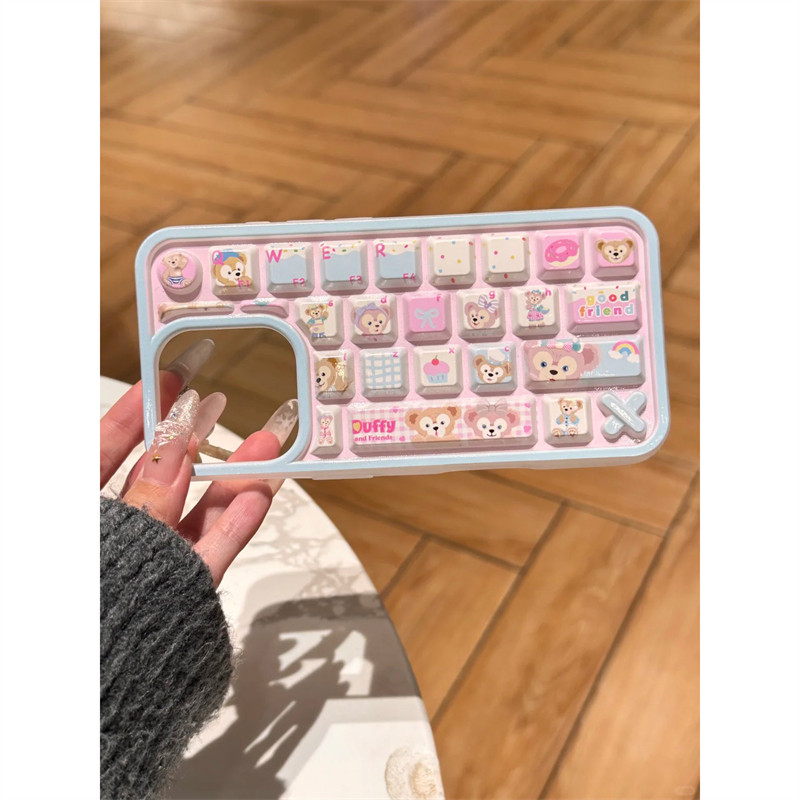 可爱达菲熊雪莉玫立体键盘壳适用苹果15手机壳iPhone16ProMax新款15pro防摔13女款小众12硅胶14pro情侣软壳11