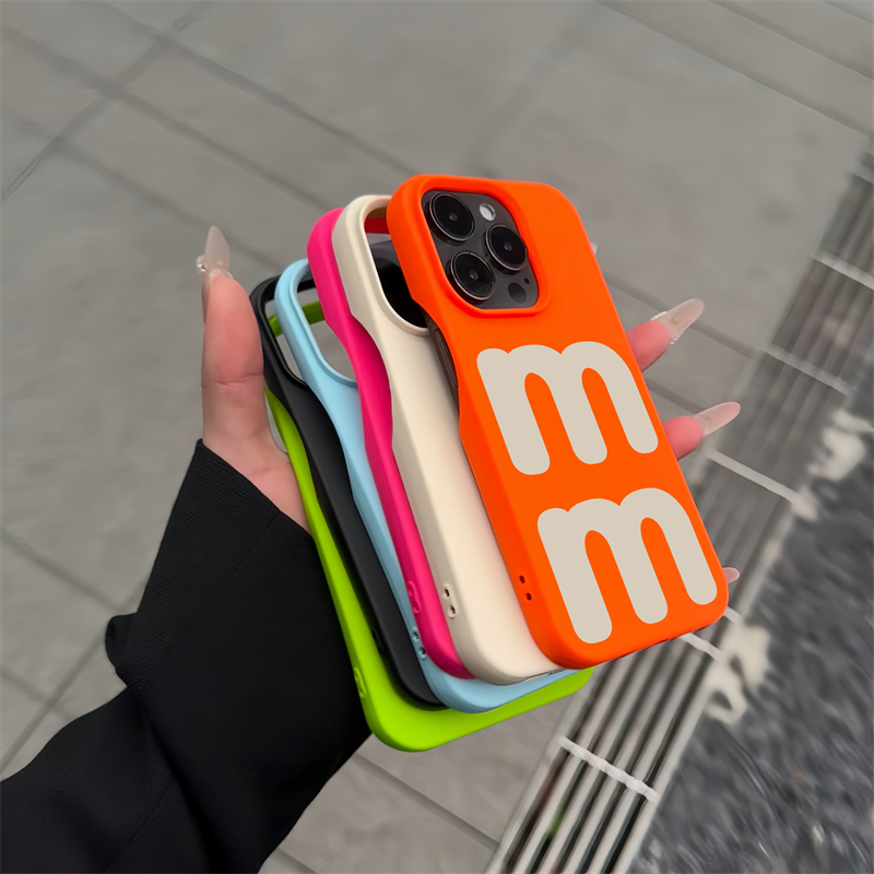 纯色个性M字母半包无边框用苹果15Promax手机壳新款iPhone14Pro高级感13肤感磨砂12pro简约11pm小众12/11男女