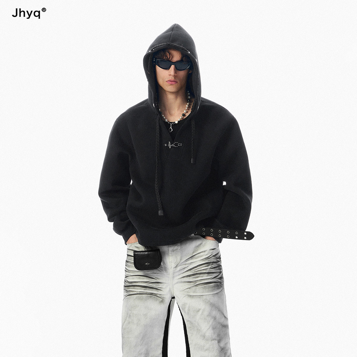 JHYQ高街金属扣V领连帽卫衣男