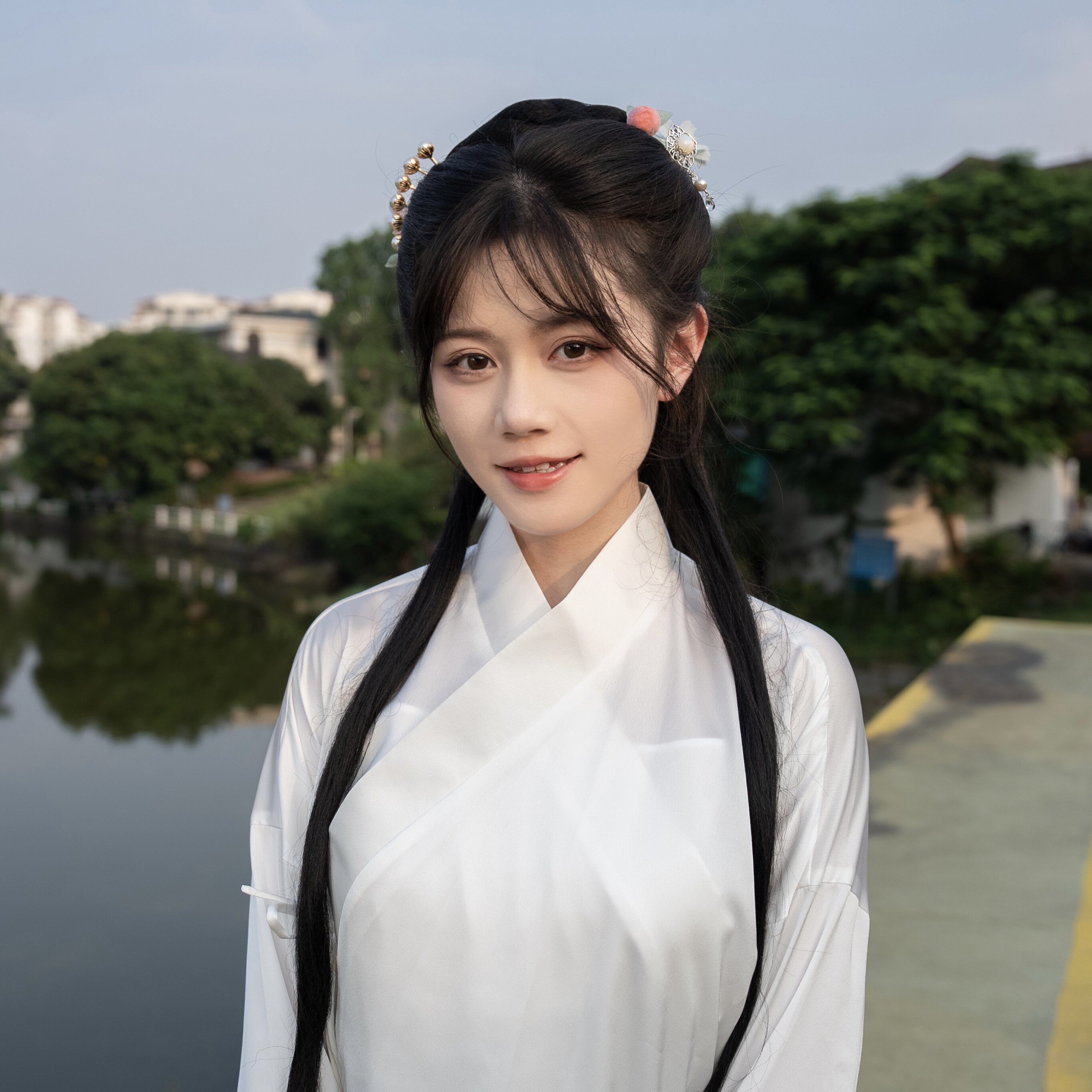 玘韵传承原创日常外穿改良汉元素交领汉服上衣一片式刺绣裙套装