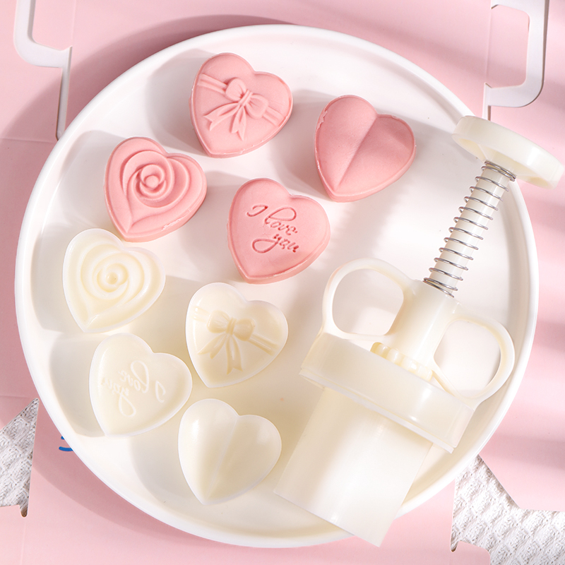 30克迷你冰皮月饼商用点心磨具定量调节订婚心形摆盘绿豆冰糕模具