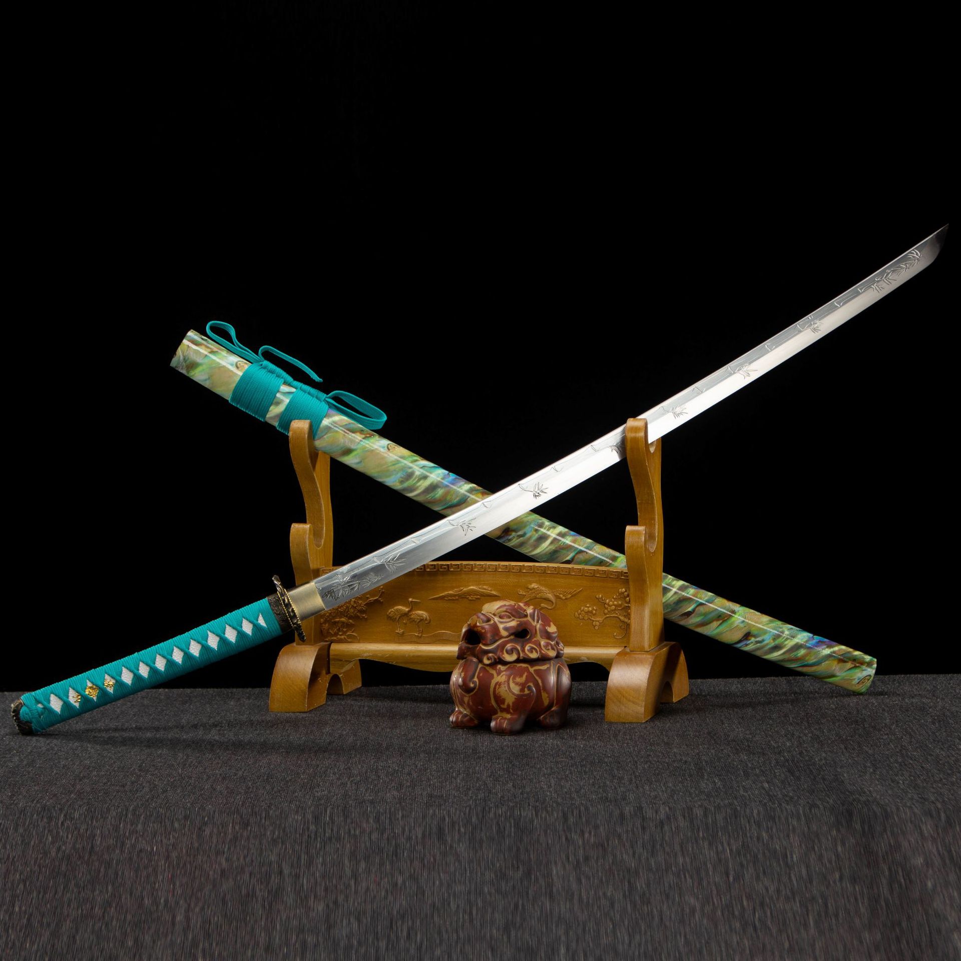 龙泉市刀剑手工锻打一体日式居合刀传统硬宝剑冷兵器Katana未