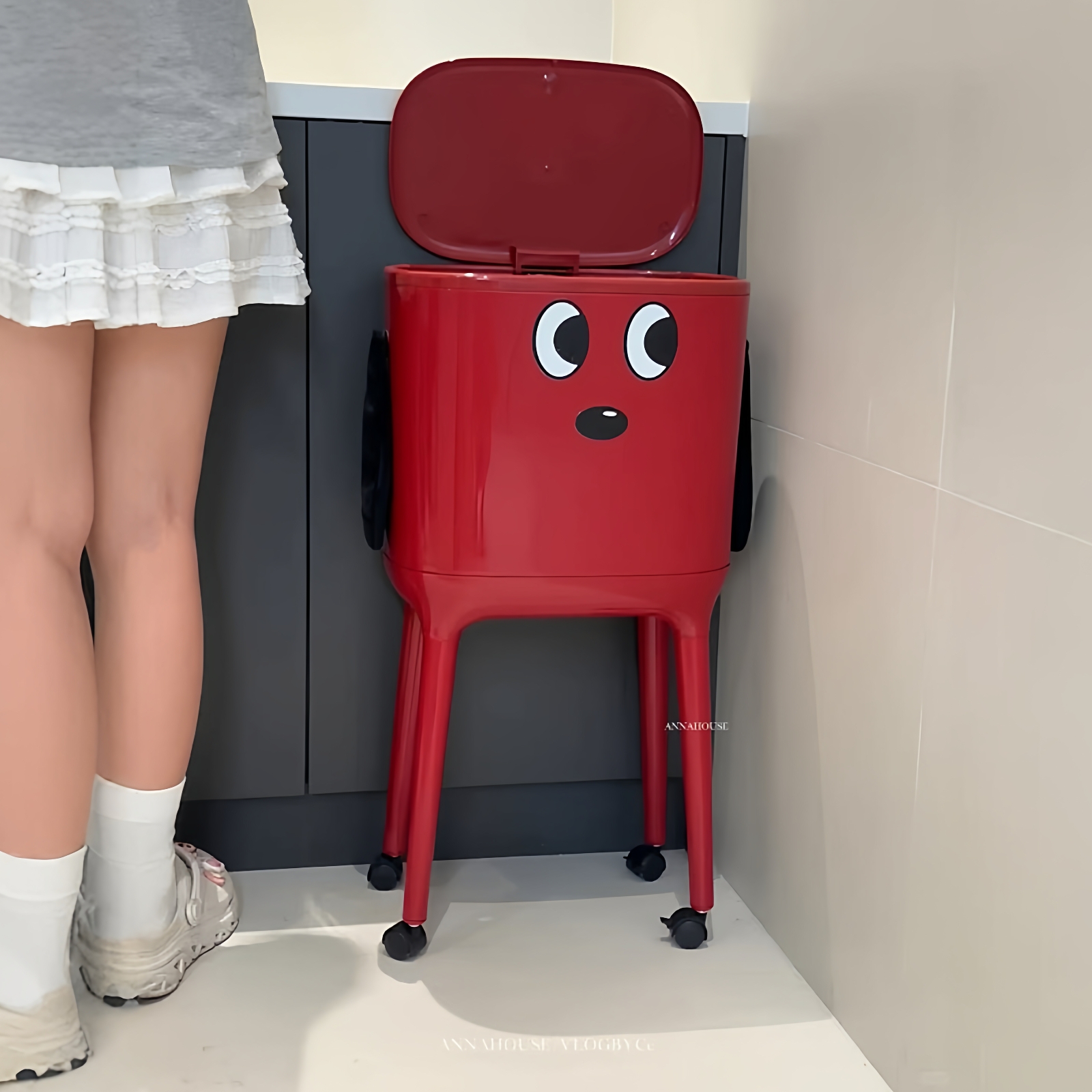 厨房免弯腰垃圾桶家用按压式可移动大容量带盖卫生桶高颜值垃圾筒