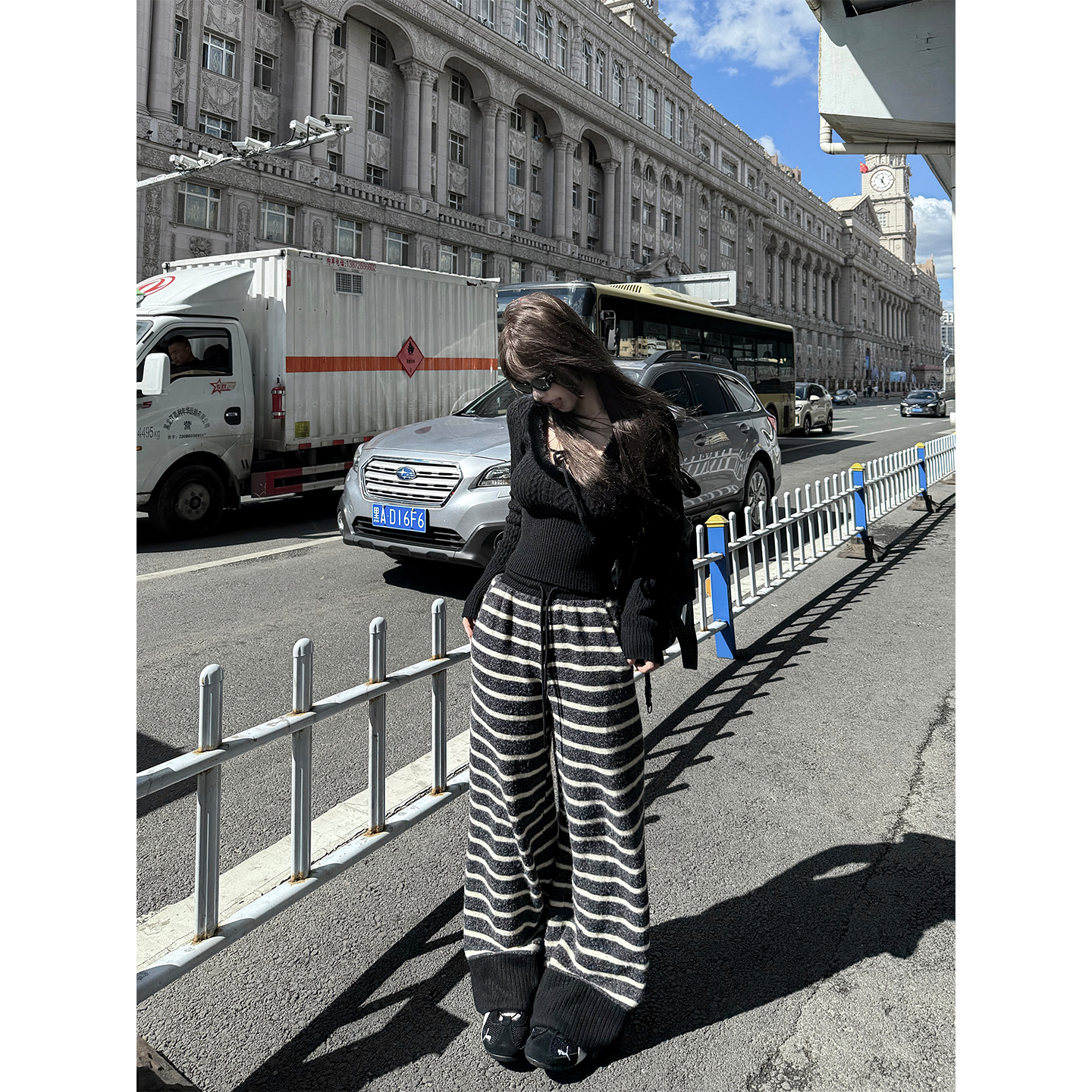 软糯慵懒风条纹宽松阔腿针织裤