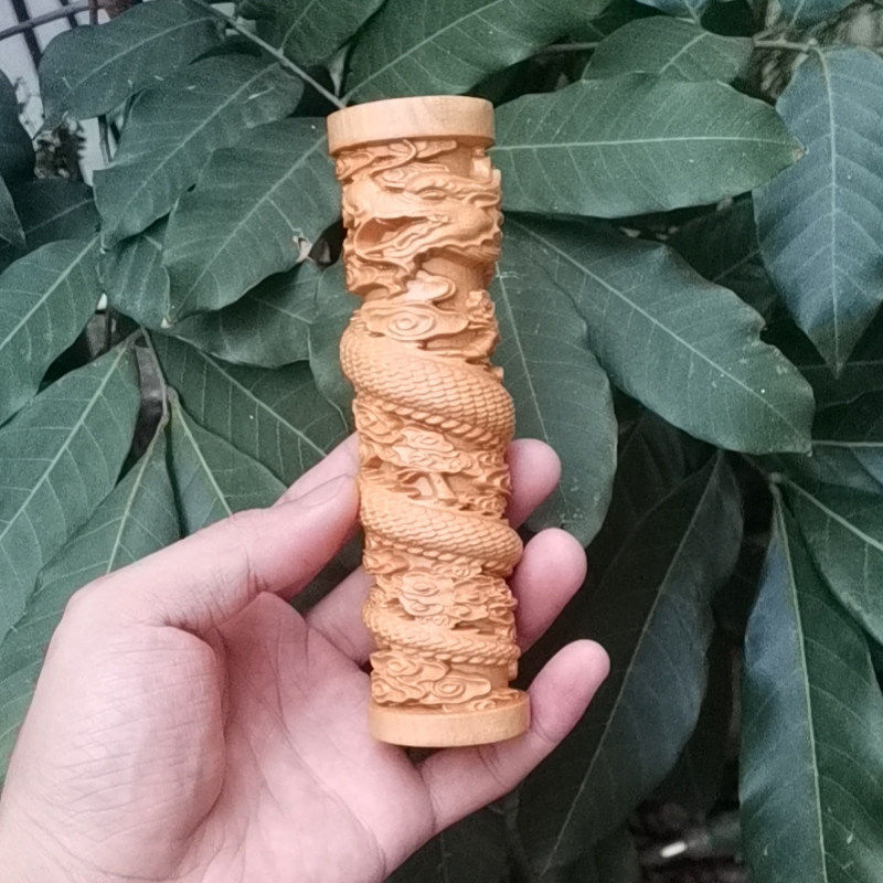 太行崖柏木雕盘龙柱实木