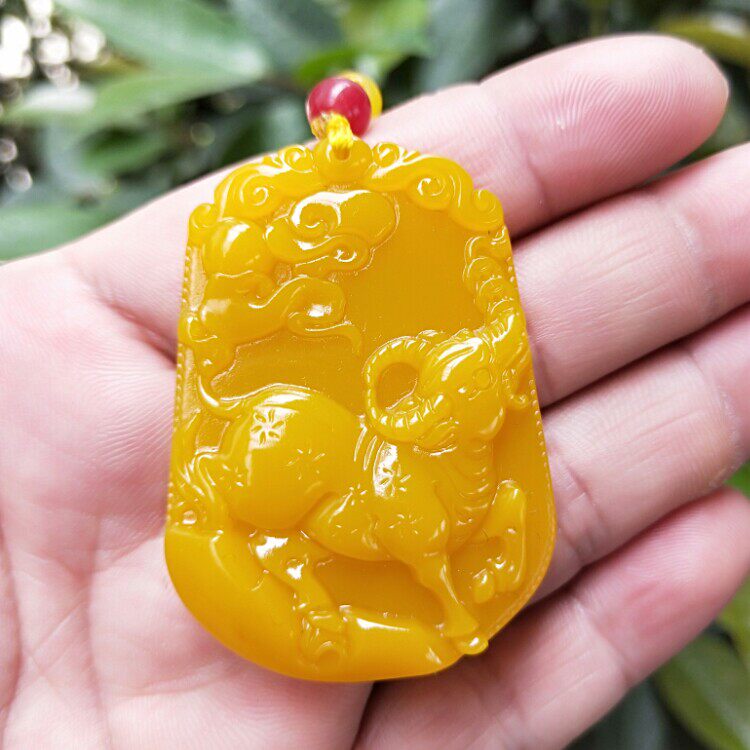 天然黄龙玉十二生肖狗玉