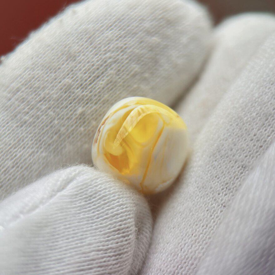 精品天然琥珀蜜蜡金瓷白
