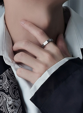 新款日韩复古个性英文字母男士素圈食指冷淡风小众可调节单身戒