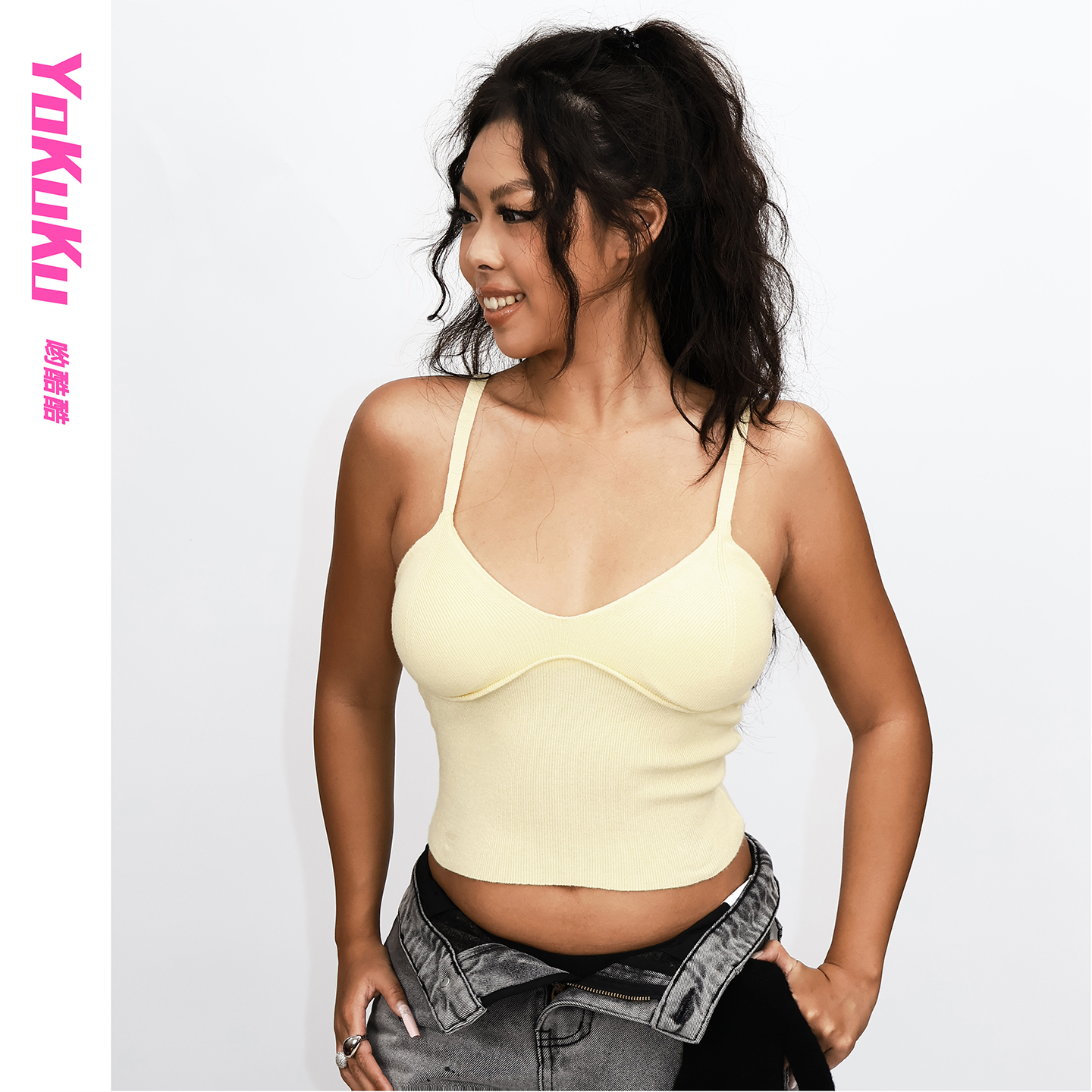 哟酷酷带胸垫针织吊带背心女