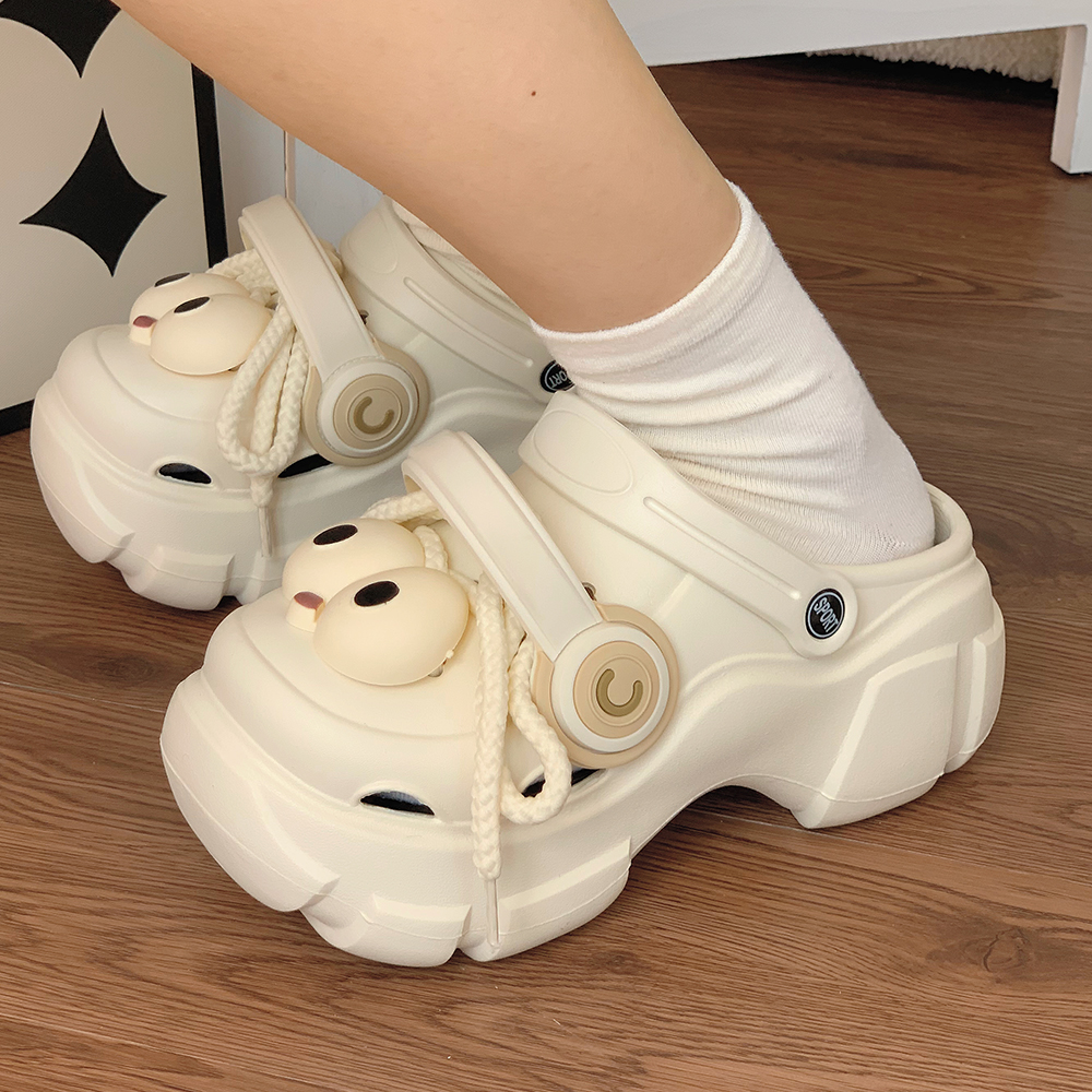 朋克风大眼睛耳机洞洞鞋女款夏2025新款外穿防滑厚底包头凉鞋秋千
