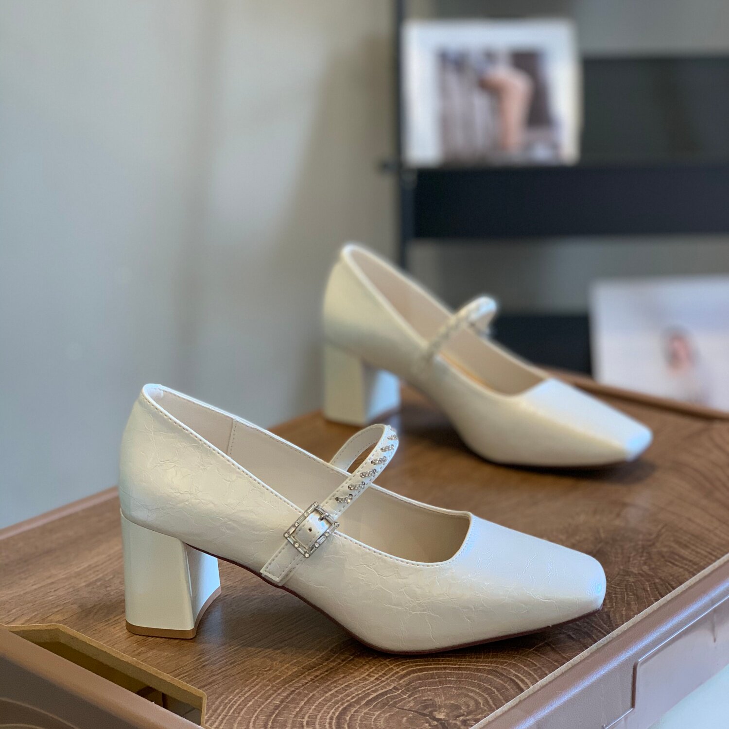 法式气质高级感方头浅口单鞋女2026春夏新款百搭不累脚厚底高跟鞋