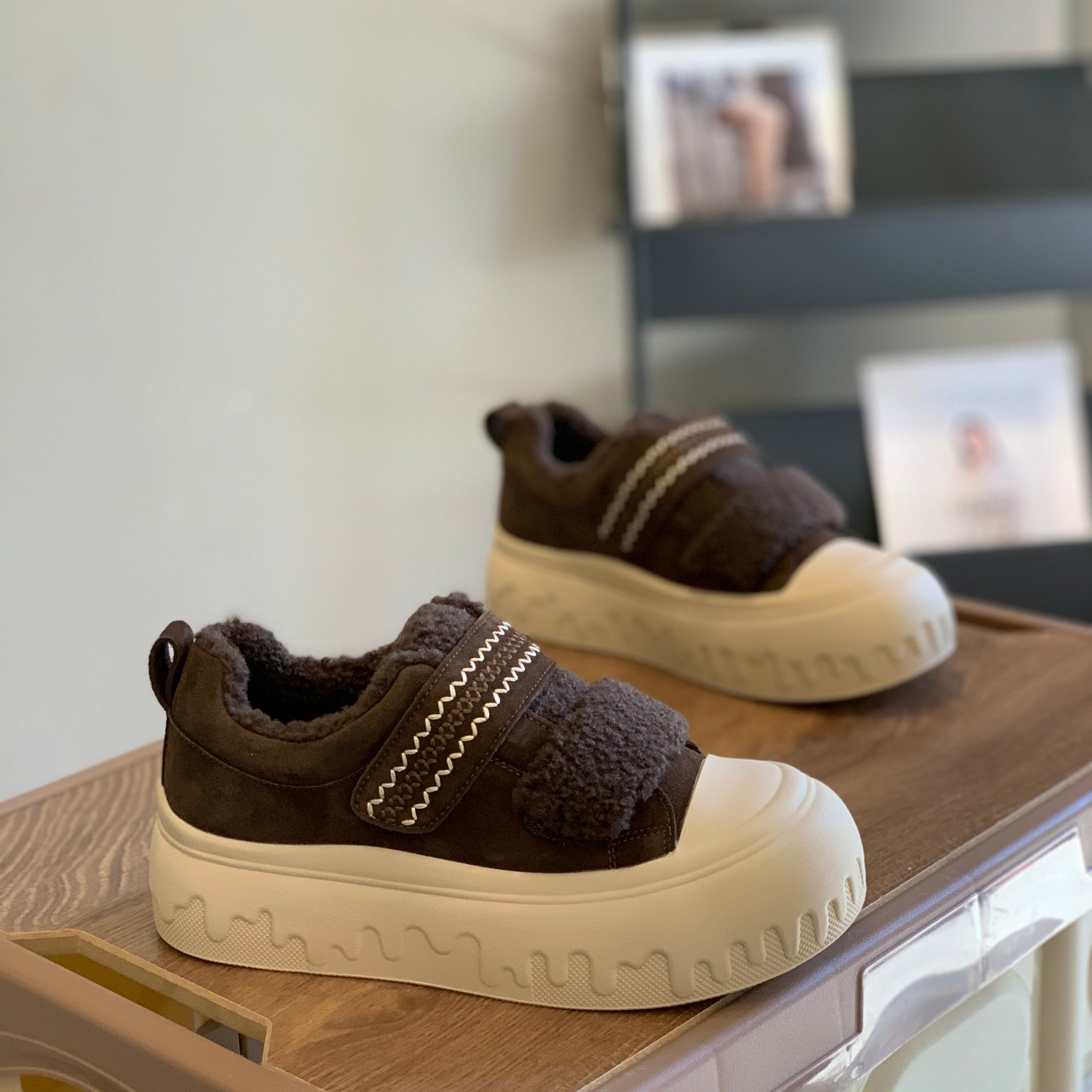 厚底舒适不累脚加绒保暖休闲板鞋