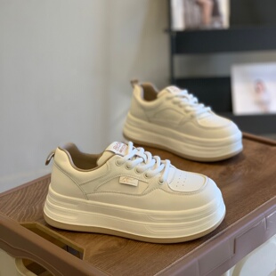 百搭轻便增高厚底显腿长休闲板鞋 学院风简约舒适小白鞋 女2025新款