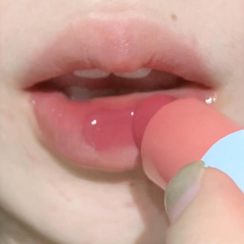 水灵灵的踏入嫩门了!水光多用棒蜜桃伪素颜滋润口红唇膏腮红高光
