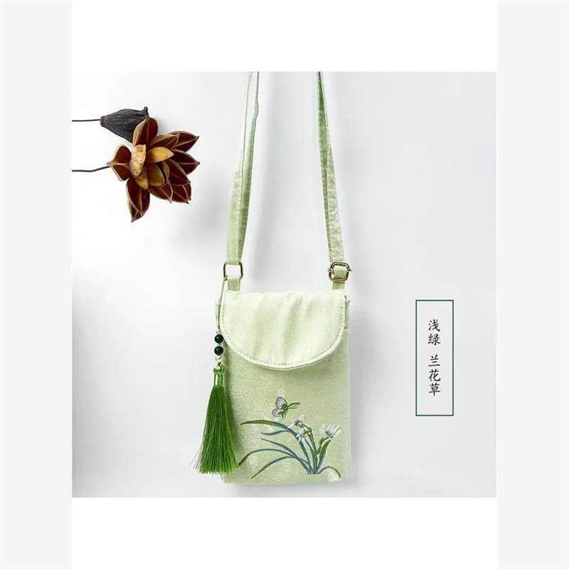 古风刺绣汉服斜挎包国风文艺百搭手机包丝缎小清新单肩可爱流苏包