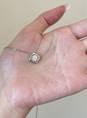 【限时特价】爆闪形方形泡泡钻方糖吊坠钛钢项链女轻奢精致风小众