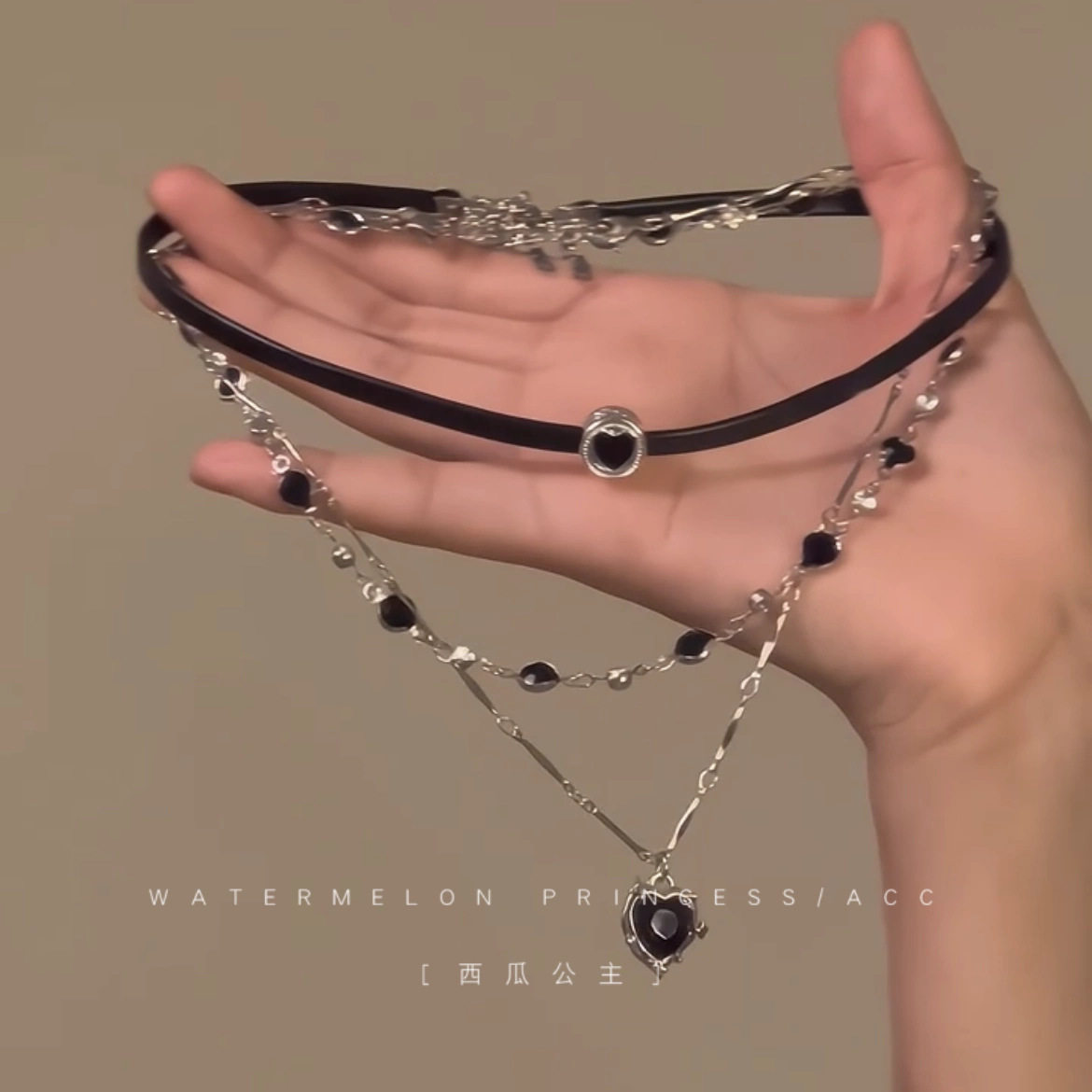 【限时特价】甜酷辣妹风爱心吊坠项链女小众设计感多层叠戴锁骨链