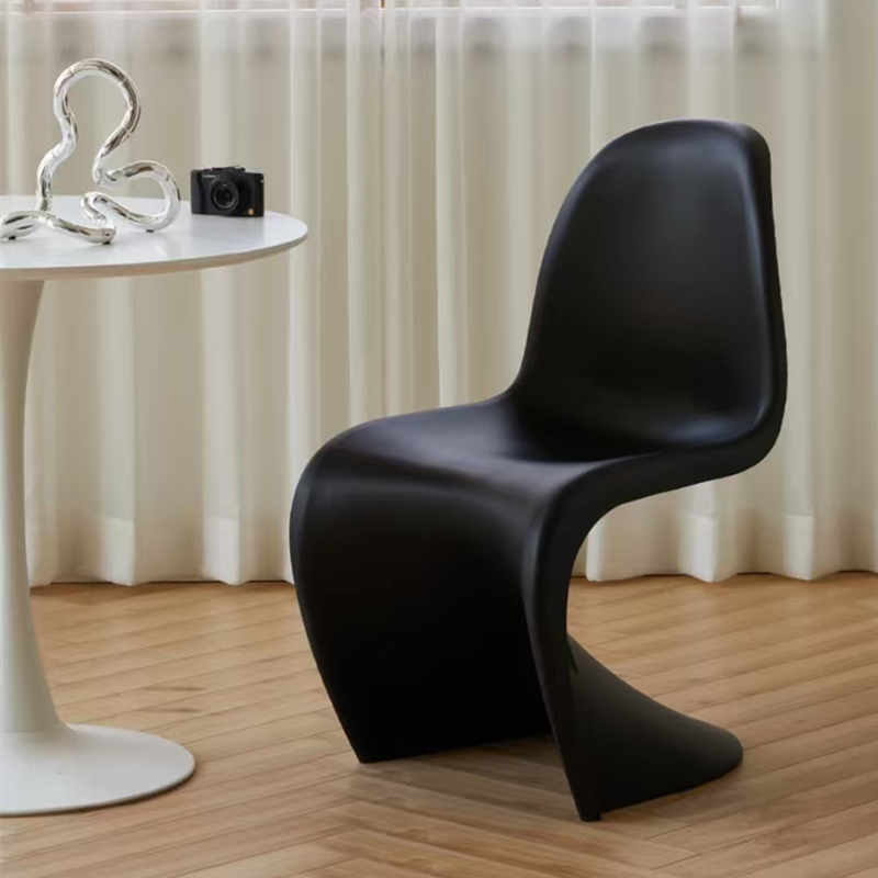 黑色餐桌餐椅网红塑料椅