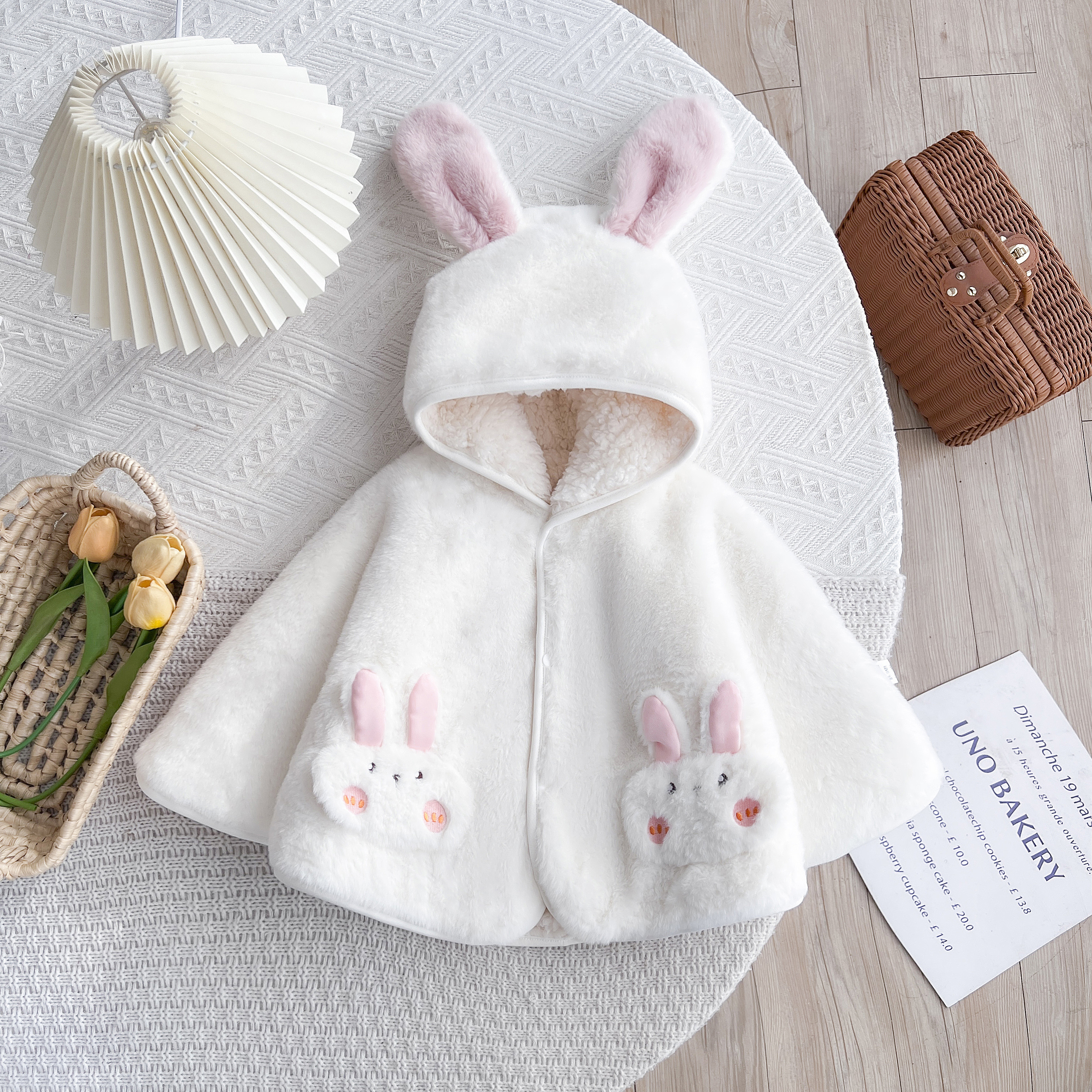 婴儿衣服冬季斗篷披风外出防风外套女宝宝卡通秋冬装加绒加厚披肩