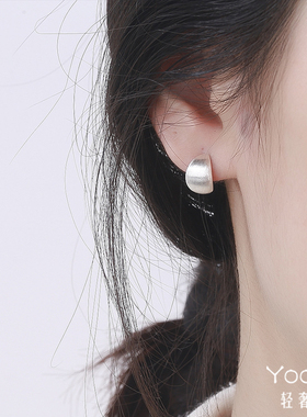 Yooper纯银简约耳环S925银ins欧美轻奢小众高级豆豆拉丝耳钉饰品