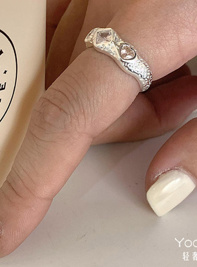 Yooper女小众纯银褶皱爱心戒指