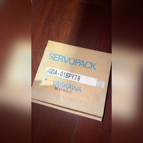 安川伺服驱动器SGDA-01BPY79 新的盒子不好 实物拍 议价