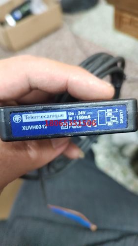 施耐德光电传感器 XUVH0312  u型光电开关