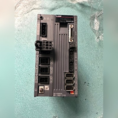 三菱伺服控制器、MR-J4W3-222B、一拖三、九新、大量 议价