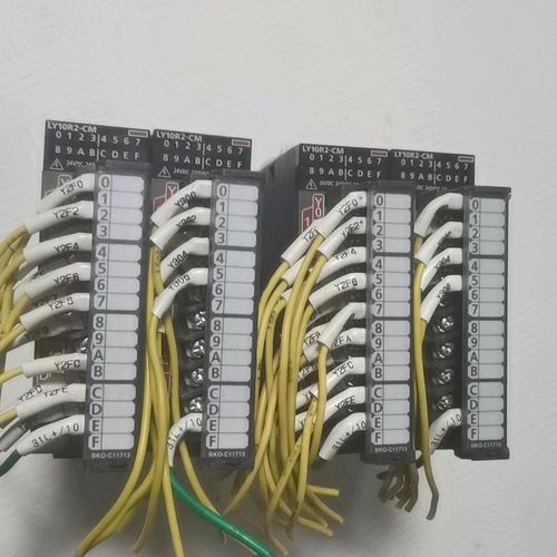 三菱L系列PLC模块 LY10R2-CM 9成新功能 议价