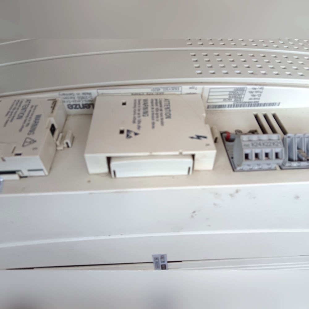 原装测试完好 E82EV303K4B201 E82EV2 议价