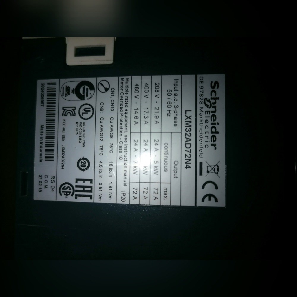 施耐德驱动器LXM32AD72N4包好包邮要的联系我 议价