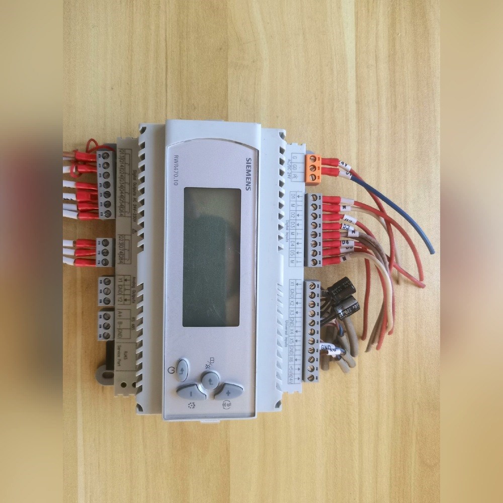 楼宇控制器实物图功能包好RWR470.10议价