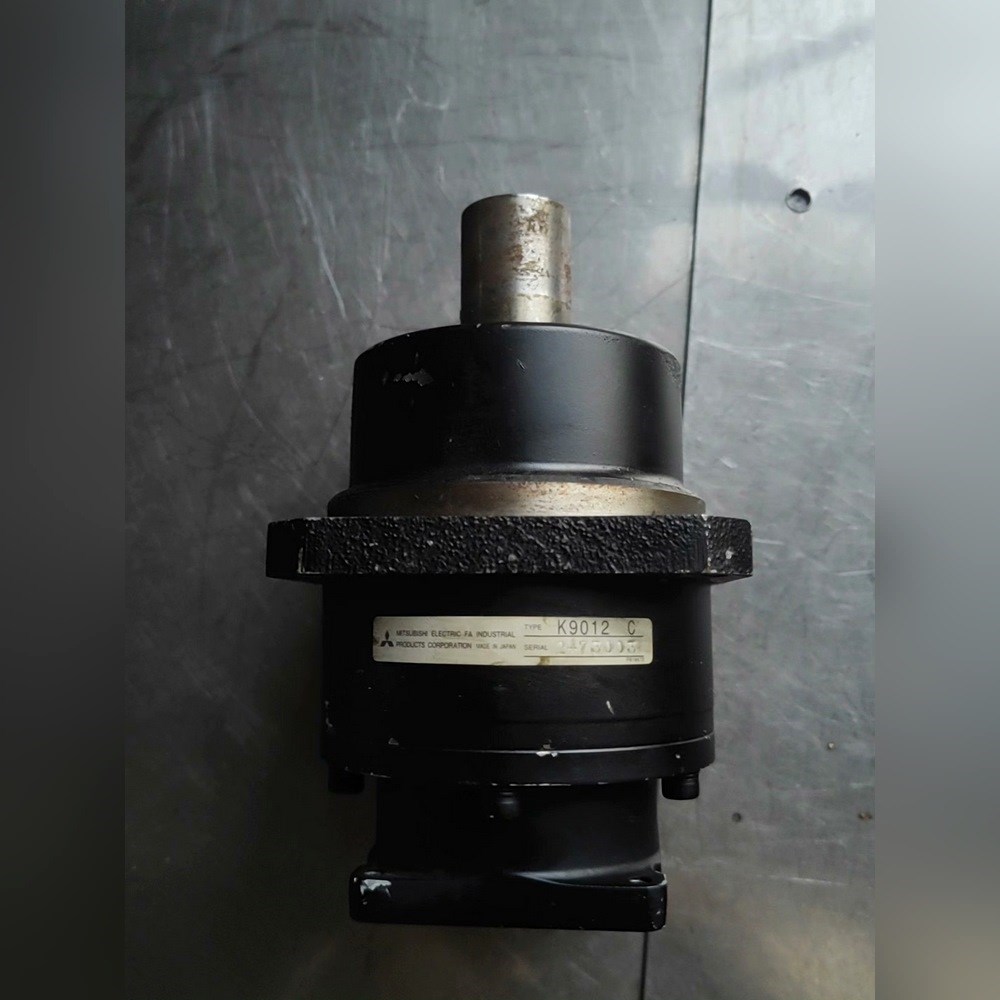三菱减速机K9012 实物如图 成色一般般 不会测试 优惠