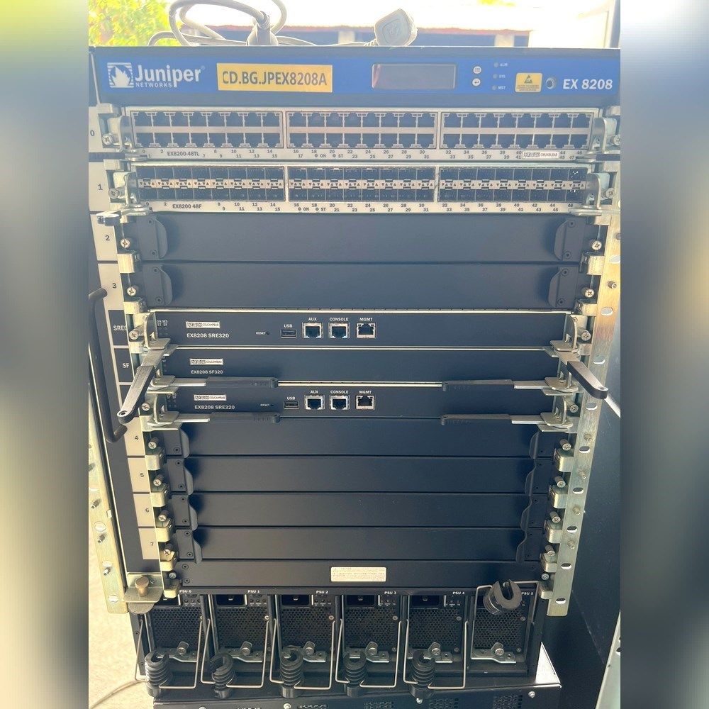 詹博Juniper8208 核心交换机 路由器 配置如图 议价