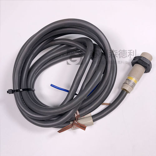 全新 接近传感器 E2F-X2Y1议价