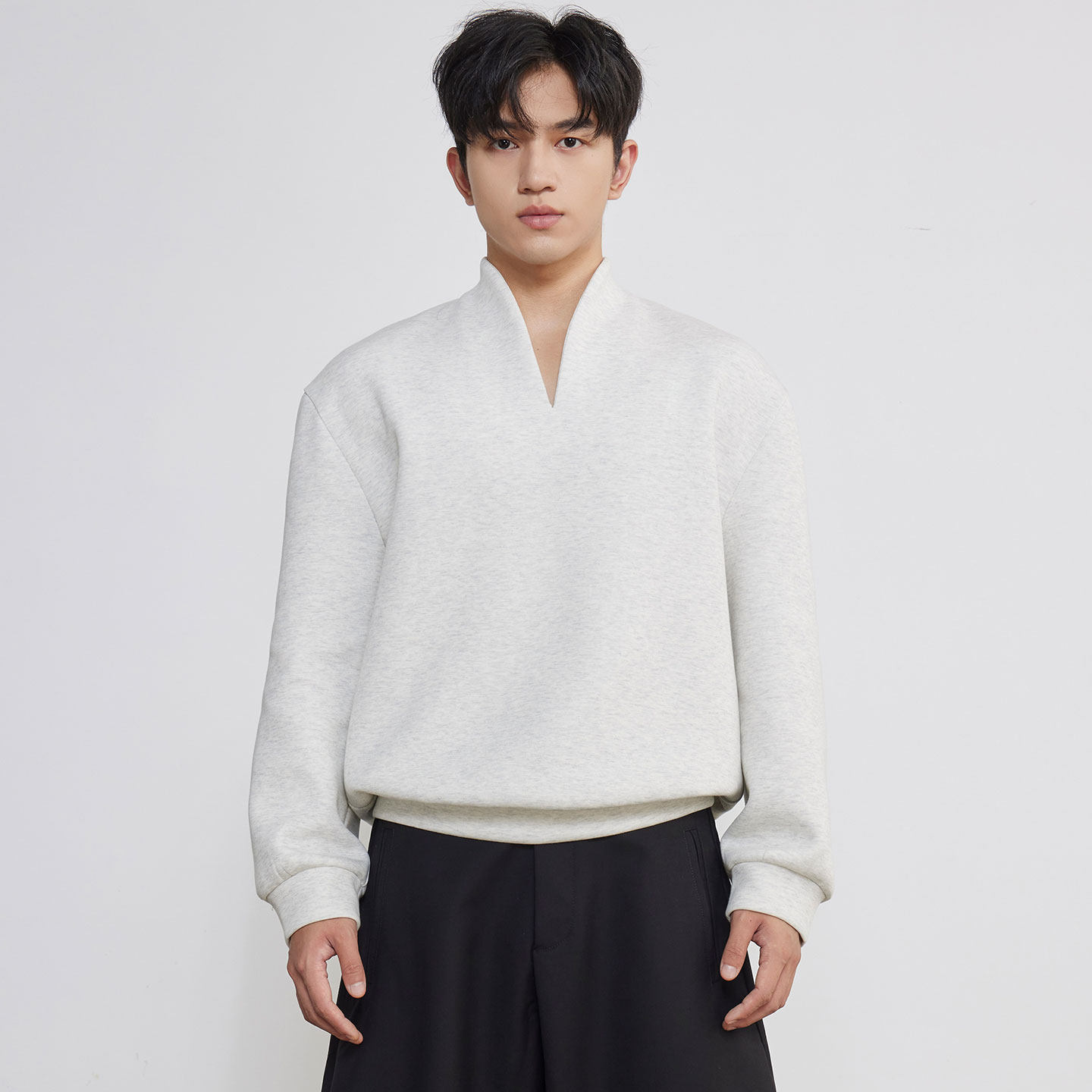 Dzic98空气层V领套头卫衣