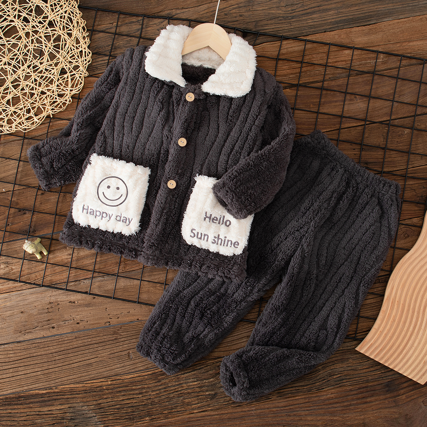 秋冬儿童珊瑚绒加厚家居服套装
